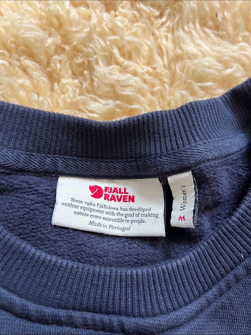 Fjällräven Women’s Black Crewneck - Picture 2 of 6